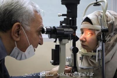 وزیر بهداشت چشم لطمه دیدگان حملات داعش را معاینه کرد