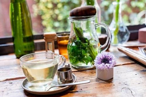 عصاره چای سبز به کبد برخی افراد لطمه می رساند
