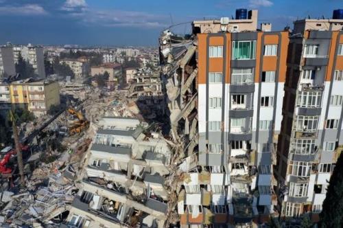 بوی بد زلزله در ترکیه، پیش بینی بارش های جدید و پایان موج هشتم کرونا در ایران