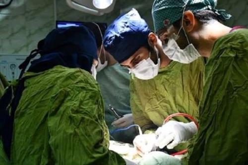 جراحان ایرانی برای نخستین بار در عراق دست به تیغ می شوند