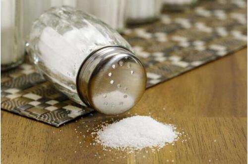 مصرف زیاد نمک زمینه ساز مبتلا شدن به ۳ بیماری خاموش