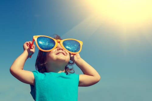 عینک آفتابی بزنید! به این 3 دلیل