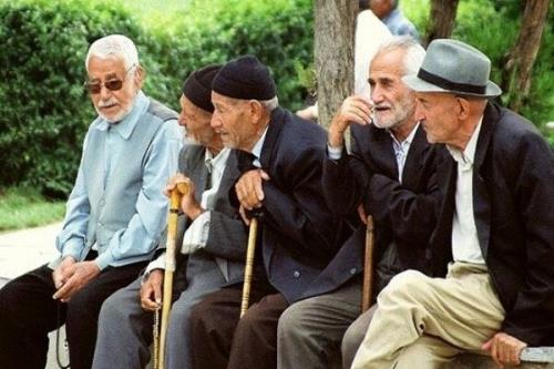 تدوین بسته آموزشی بیماری كرونا برای سالمندان
